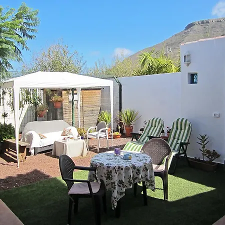 Holiday home Anagato Garden